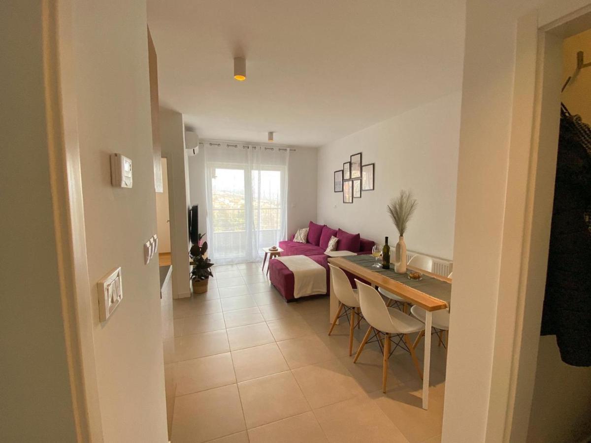 Portview Apartment Rijeka Bagian luar foto