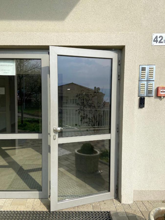 Portview Apartment Rijeka Bagian luar foto