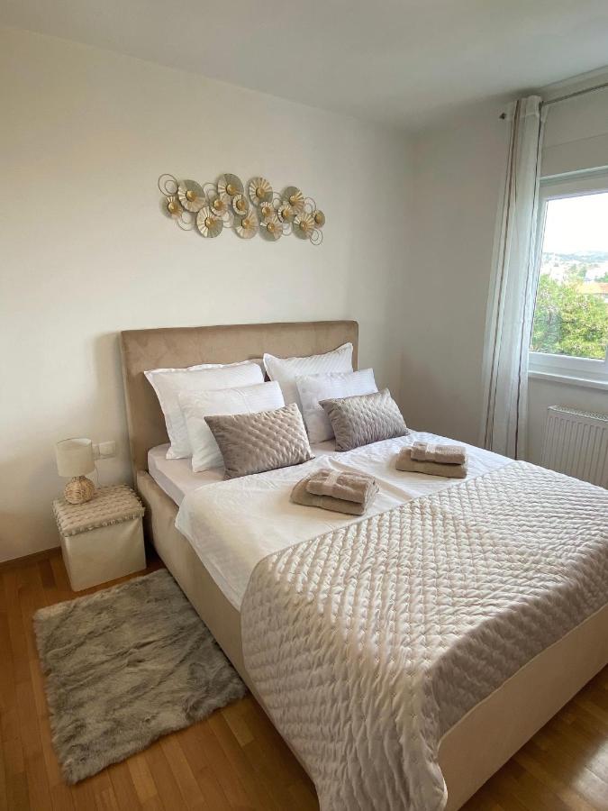 Portview Apartment Rijeka Bagian luar foto