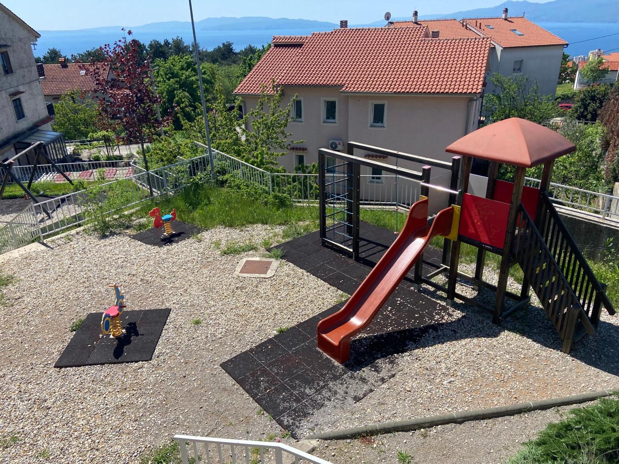 Portview Apartment Rijeka Bagian luar foto